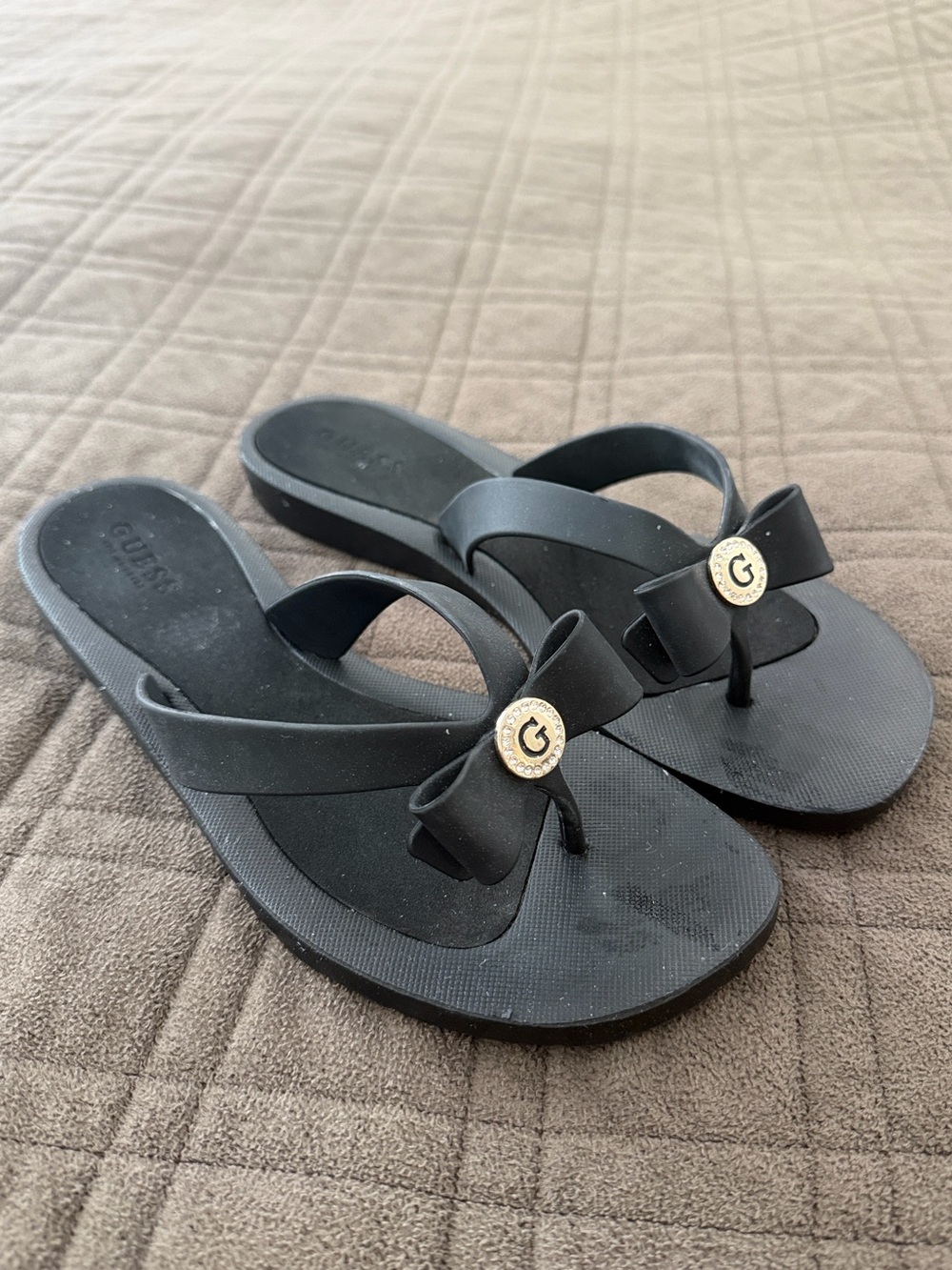 Guess Bow Thong Sandals/Flip Flops size 10